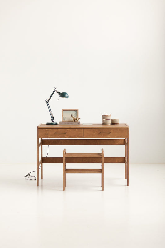 W poszukiwaniu idealnego biurka – biurko skandynawskie