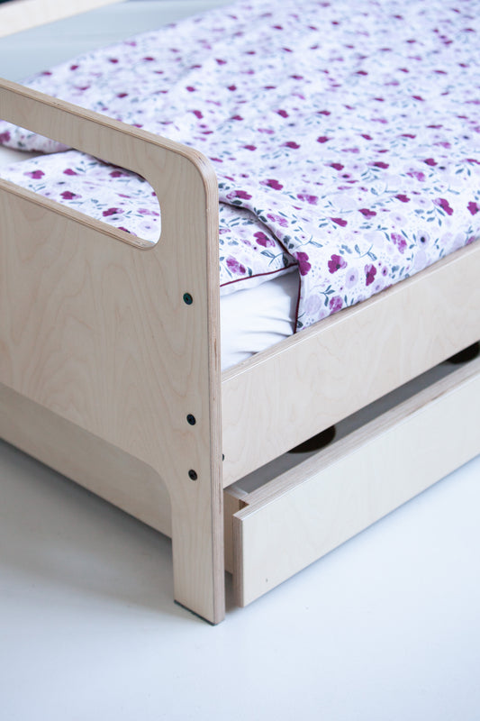 drewniane łóżko dla dzieci