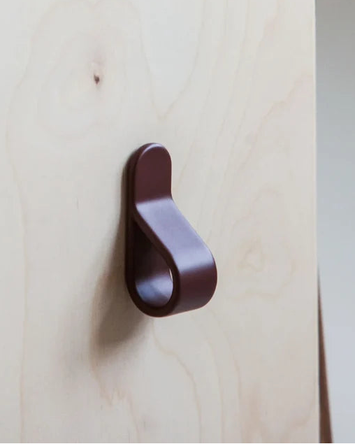 Belt knob red