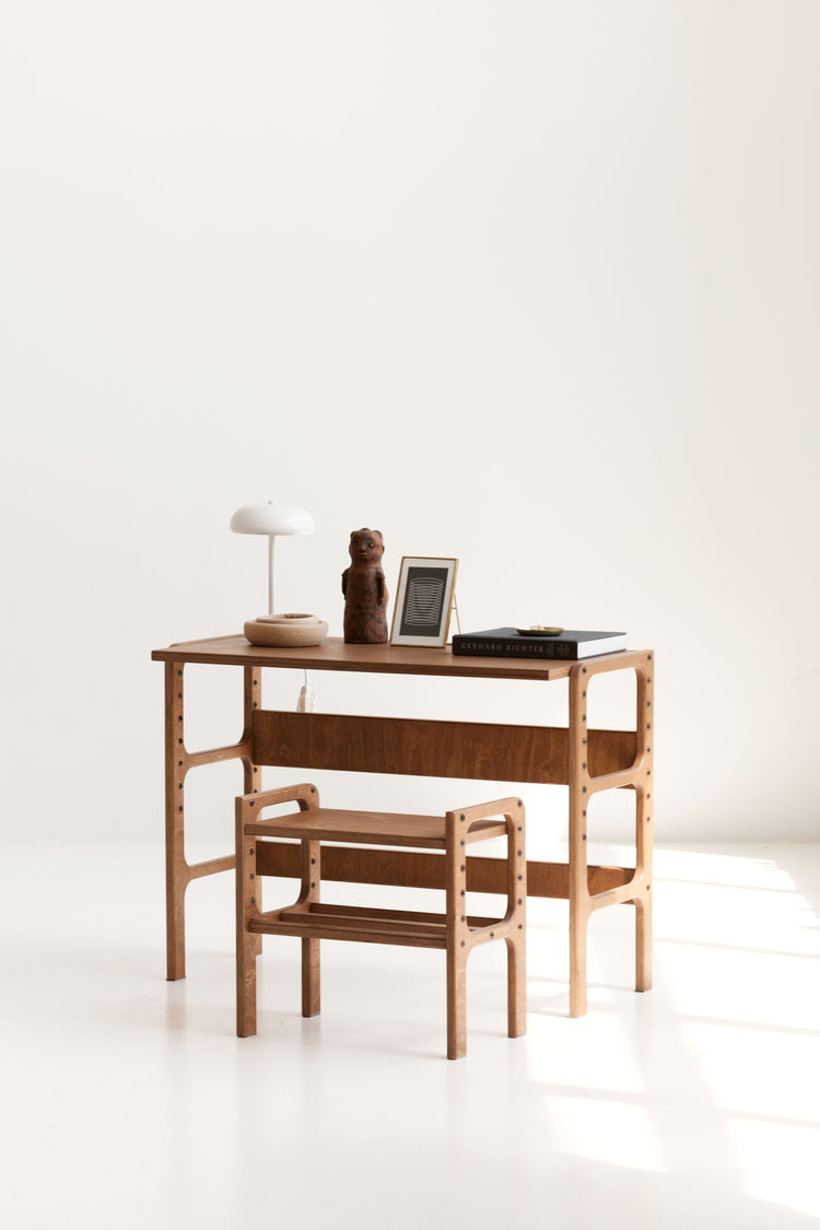 desktop-of-wooden-growing-desk-for-kid