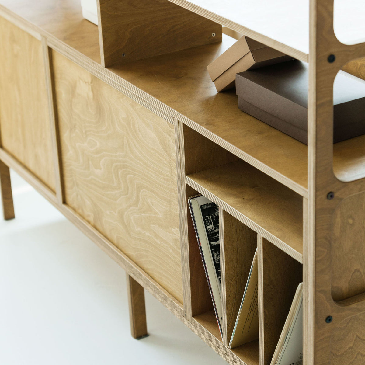 detail-of-wooden-bookcase-mcm
