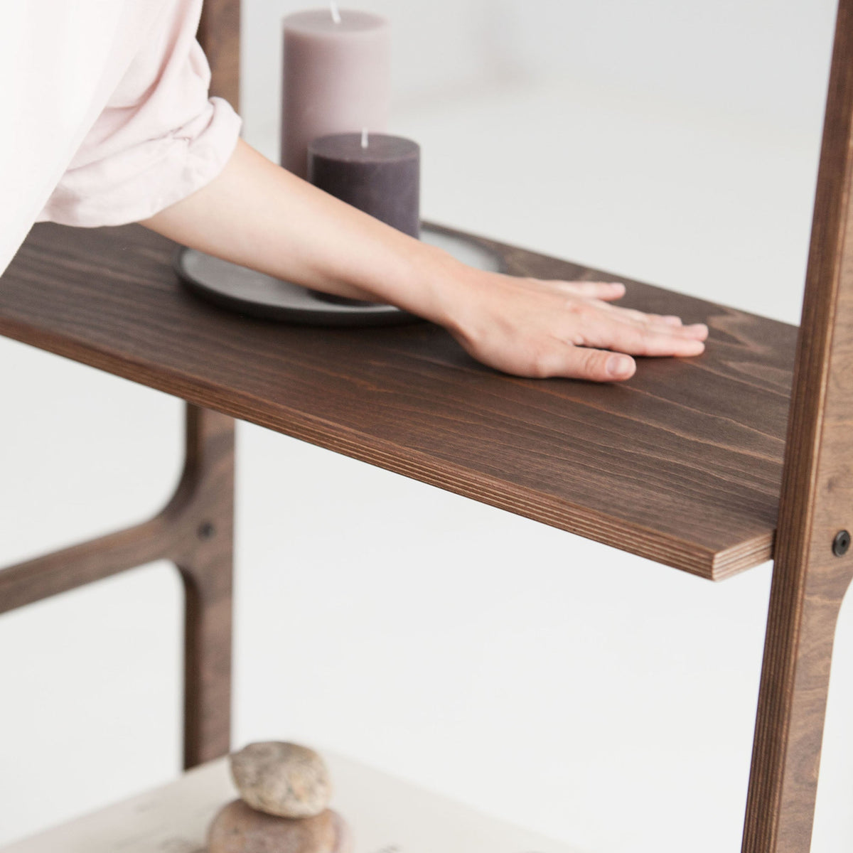 detail-of-wooden-bookshelf-handmade