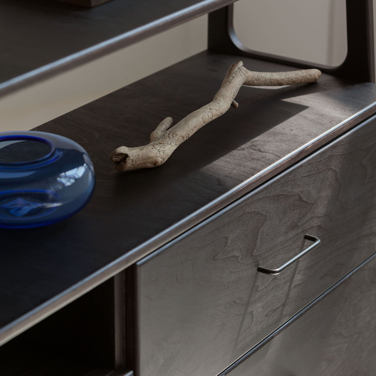     drawer-details-mid-century-moderndesign