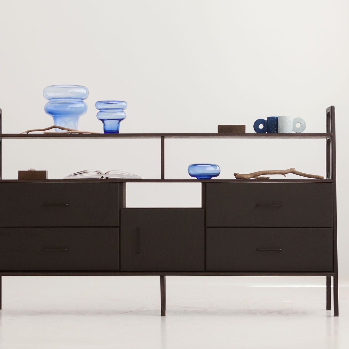     mid-century-modern-bookshelve-inthe-interior
