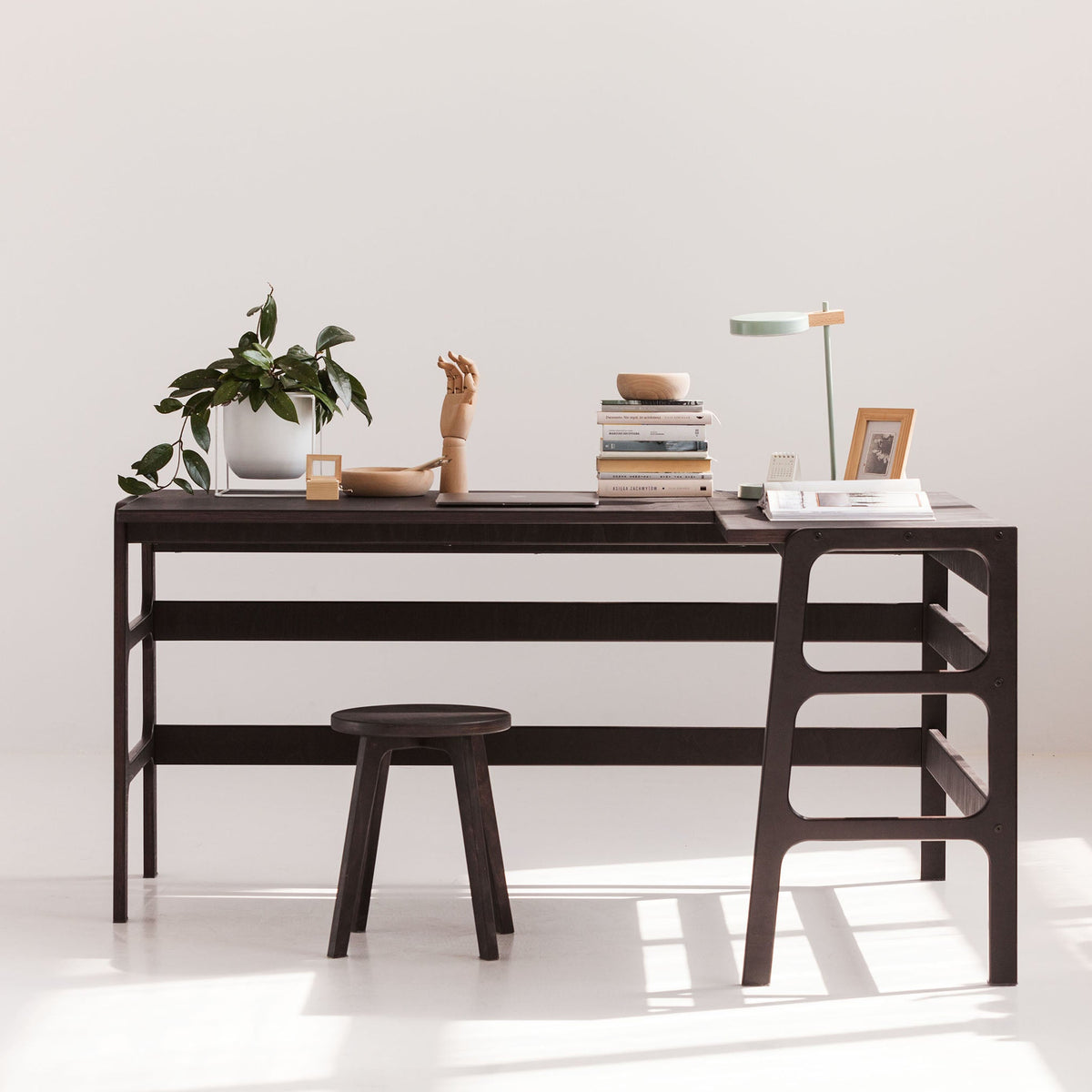    modern-wooden-midcenutry-computer-L-shape-desk