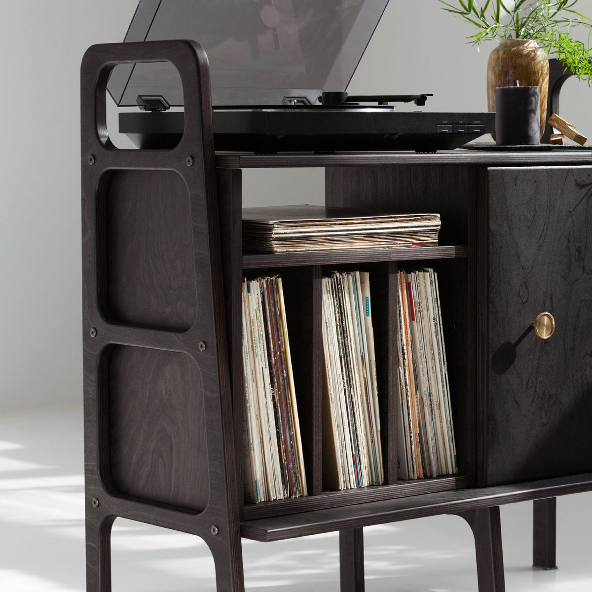 record-player-sideboard-mid-century-modern