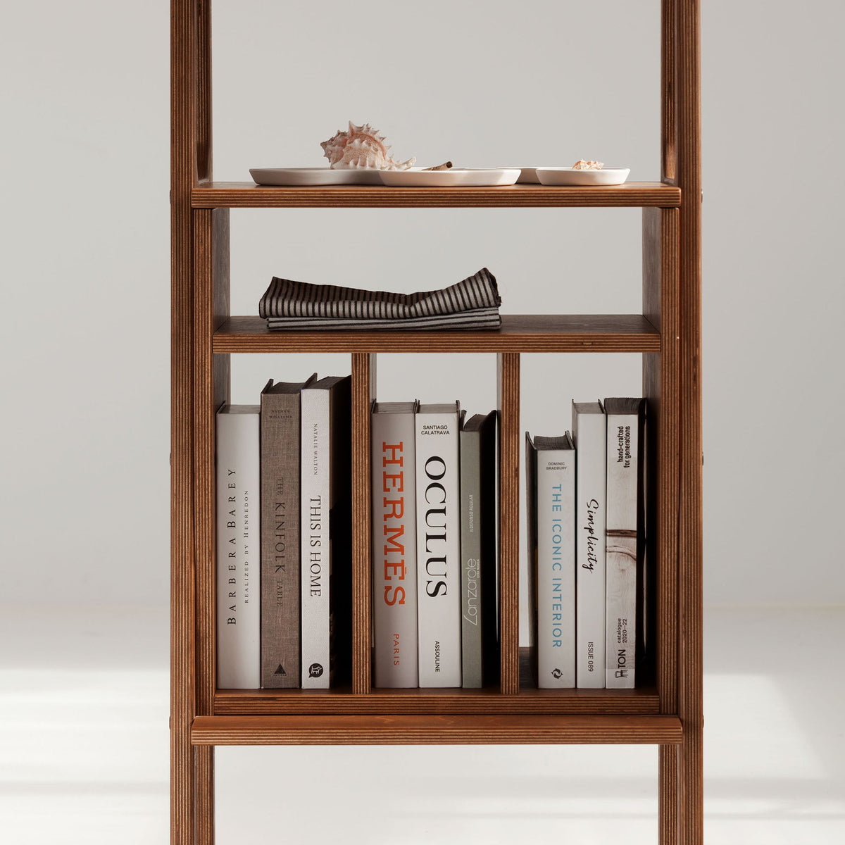 vinyl-record-payler-stand-in-minimalist-style